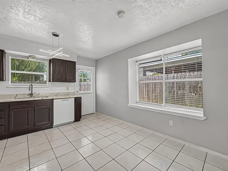 1606 Westfork Dr — Photo 12