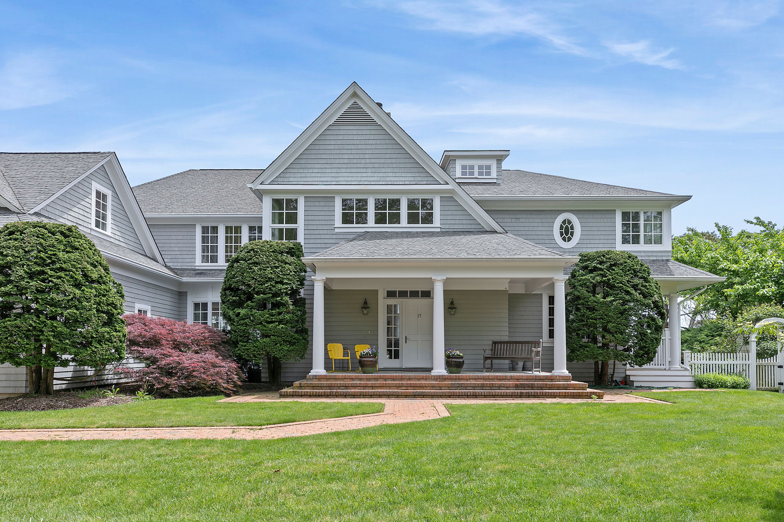 17 Cormorant Dr, Hampton Bays, NY 11946 Out East