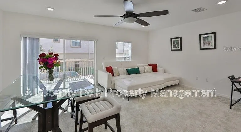 3867 Hampstead Ln — Photo 7
