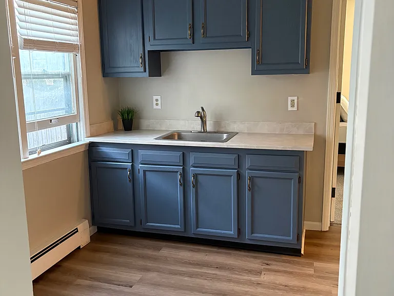 409 Stuart Ave — Photo 6