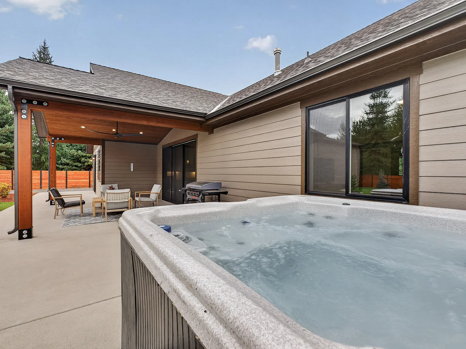 5 bed, 3.5 bath, 2837 sqft, $4,000 — Photo 4