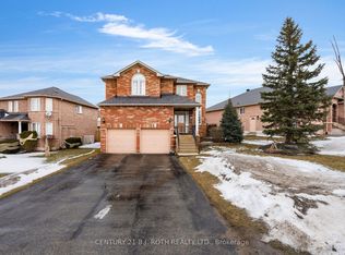 32 Prince Of Wales Dr, Barrie, ON L4N 0T2