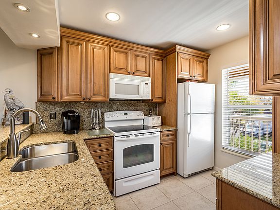 1295 Mainsail DR Kitchen