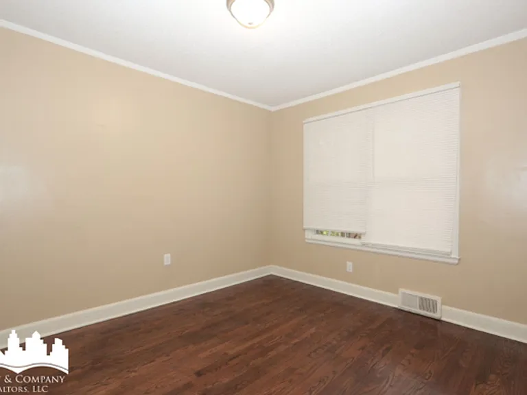 905 Parkhaven Ln — Photo 11