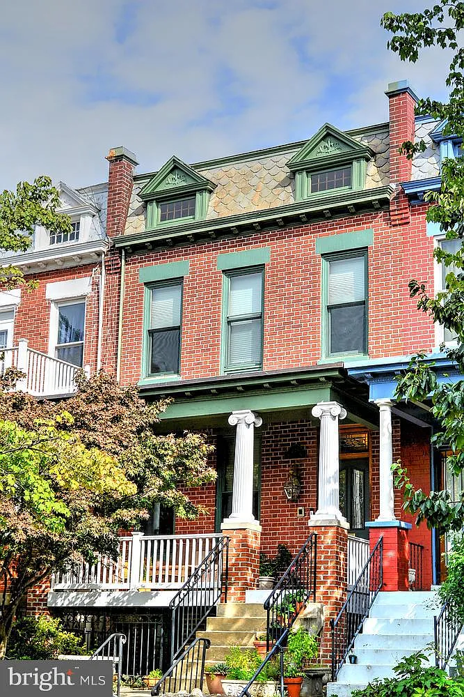 245 9th St NE photo 1