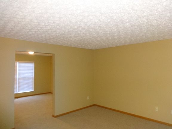 2nd image of 3752 Fountain Cove Ln