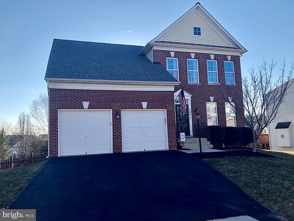 1st image of 704 Princeton Ct NE