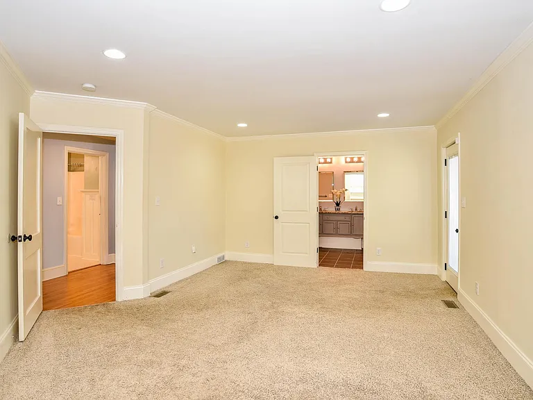 1643 Medford Dr — Photo 17