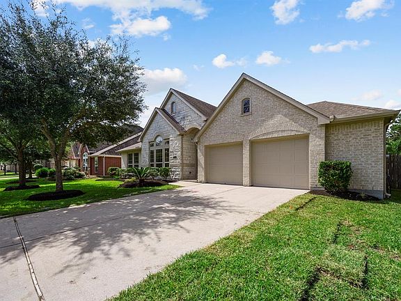 4th image of 726 Somerset Landing Ln
