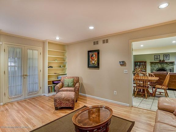 5th image of 458 Harnell Ave