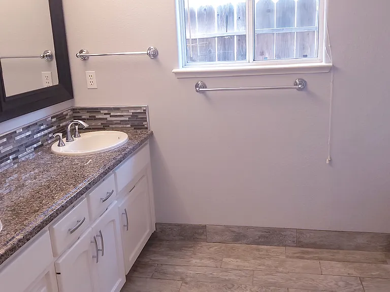 1857 E Lester Ave — Photo 11