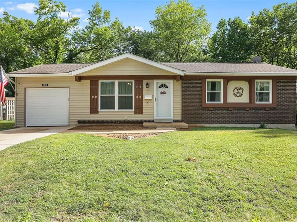 1718 E 9th St, Washington, MO 63090