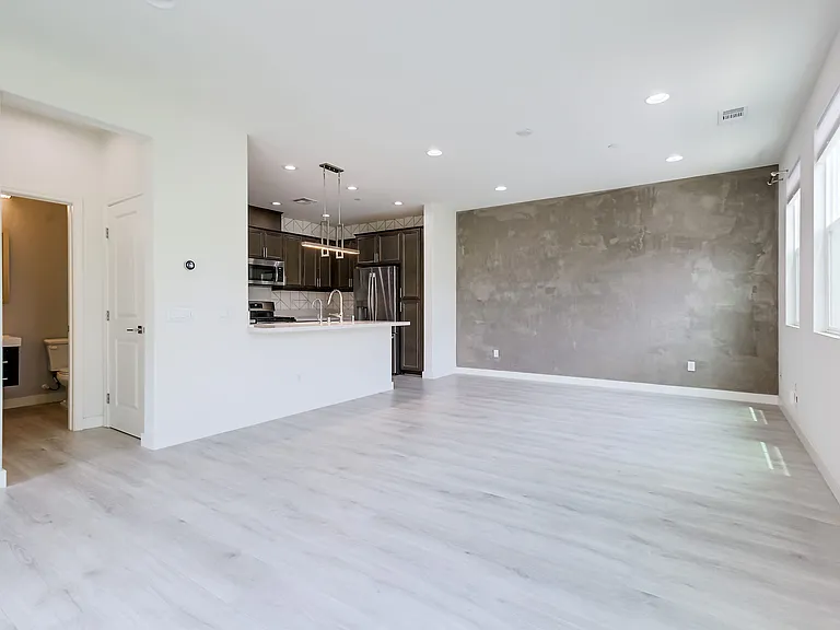 597 Mustang St — Photo 6