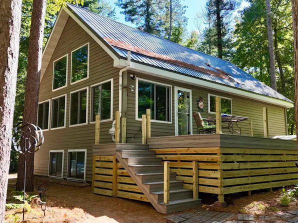 W2766 Setting Sun Rd, Keshena, WI 54135