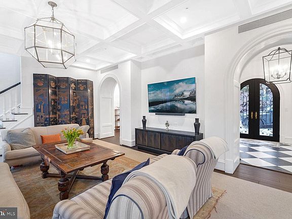 4th image of 4825 Dexter Ter NW