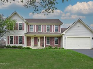 1740 Kensington Dr, Algonquin, IL 60102