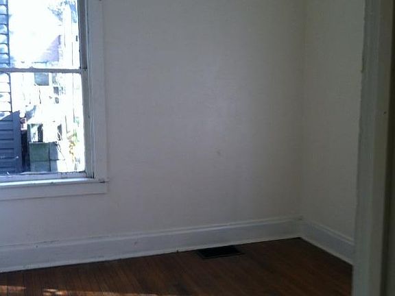 5th image of 436 Vine St