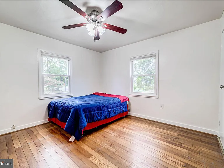 2425 Fort Dr — Photo 12