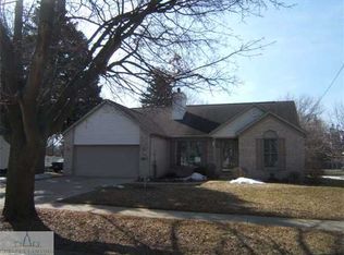 204 E Gibbs St, Saint Johns, MI 48879