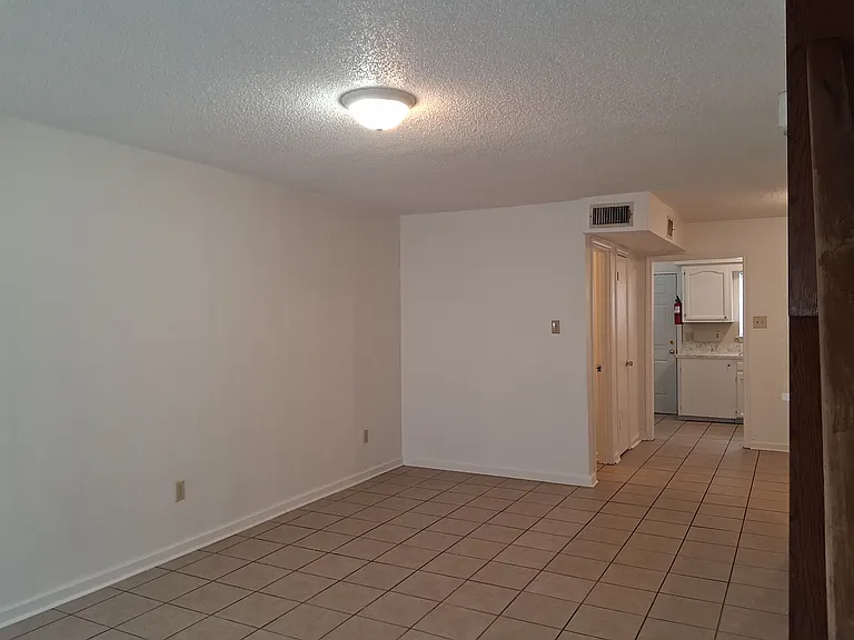 118 Oak Ridge Ave #B — Photo 2