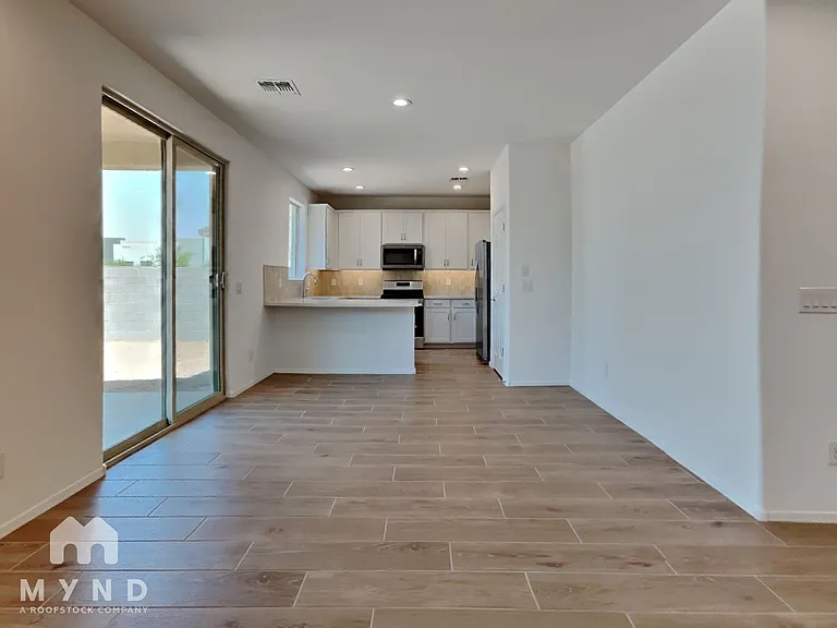 10758 W McKinley St — Photo 6