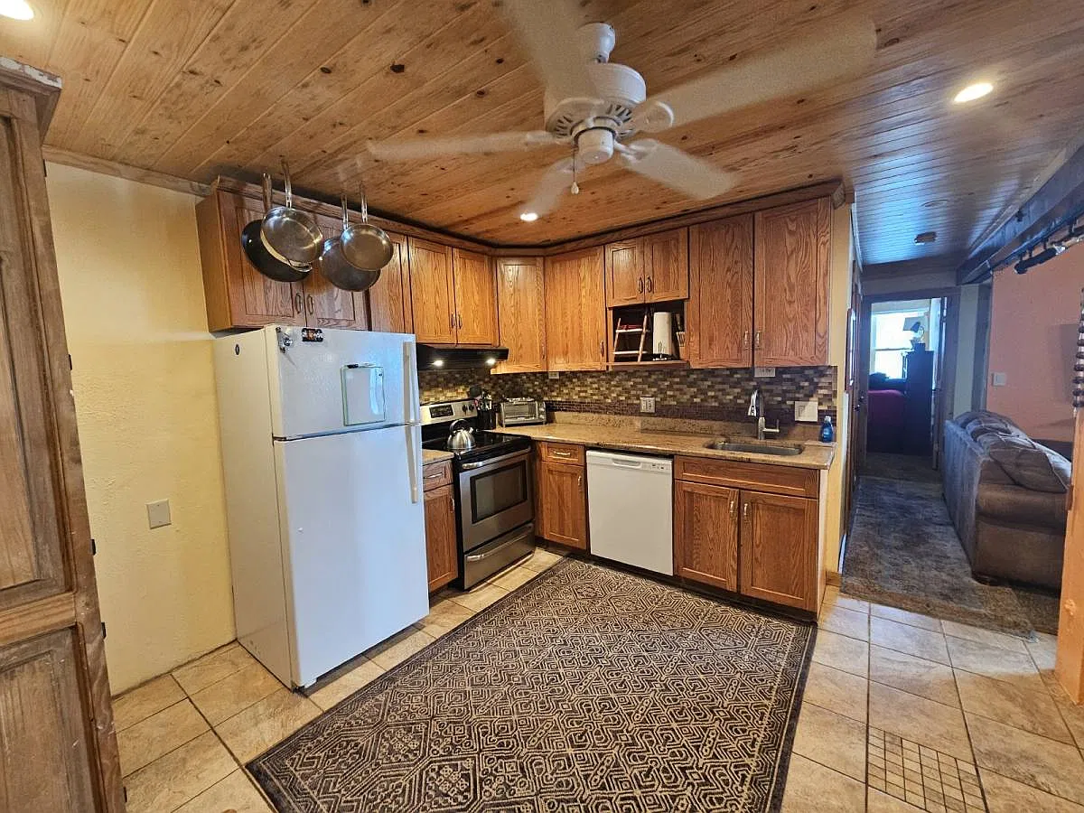 2400 Lodgepole Ct — Photo 4