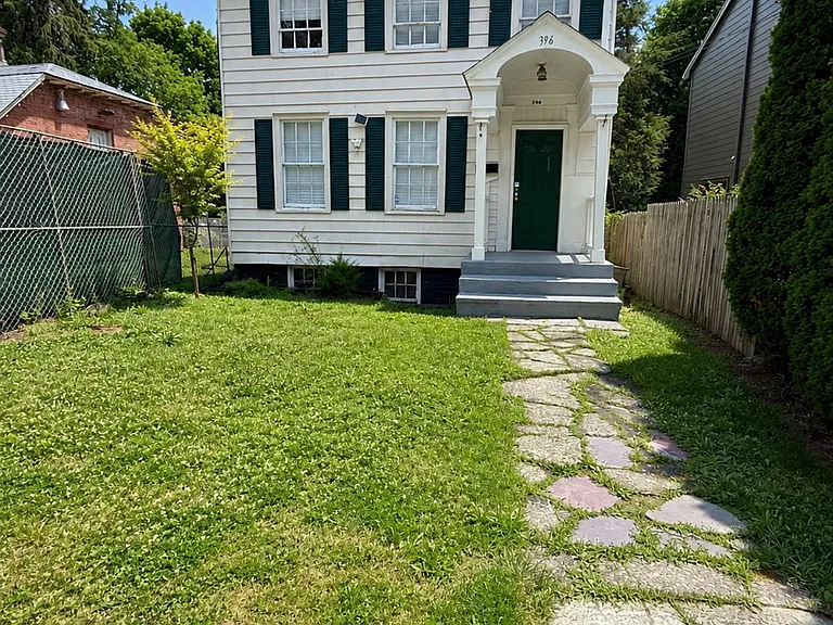 396 Liberty St — Photo 1