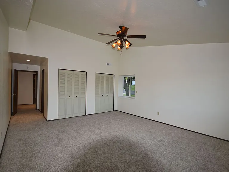 518 Fairway Dr — Photo 15