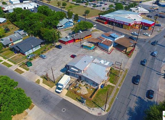 4th image of 1303 Roosevelt Ave