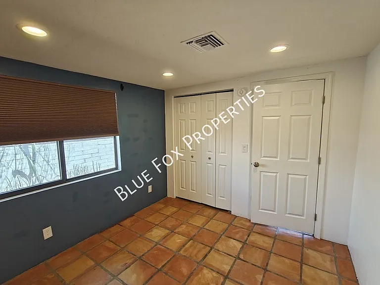 2781 W Calle Carapan — Photo 14