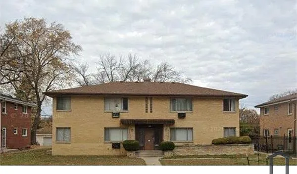 2 bed, $1,100 — Photo 1