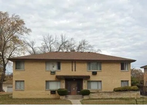 8626 W Congress St #2, Milwaukee, WI 53225
