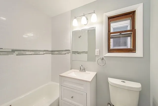 46 Center St — Photo 8