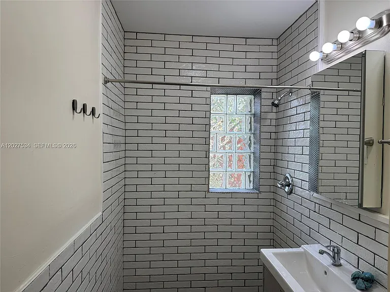 406 SE 11th Ct #2 — Photo 7