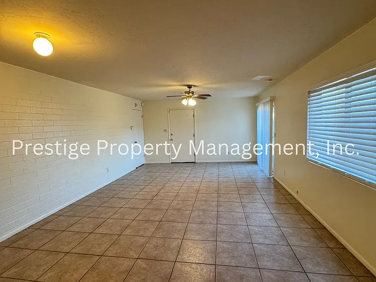 2525 N Alvernon Way #B4 — Photo 7