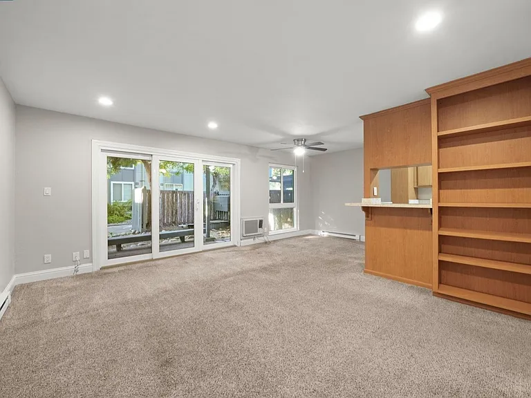1036 Oak Grove Rd #21 — Photo 4