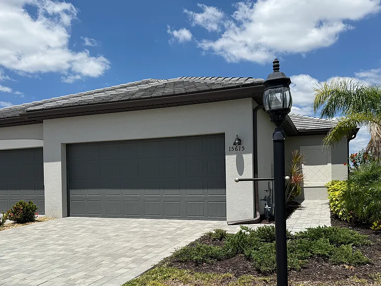 15615 Sunny Day Dr — Photo 2