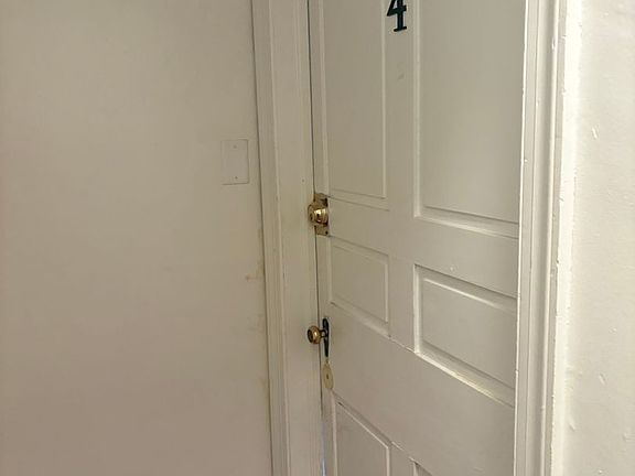 3rd image of 127 N Beaver St APT 4