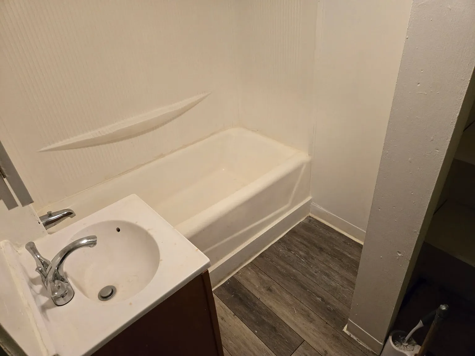2 bed, 1.5 bath, 1200 sqft, $1,100 — Photo 4