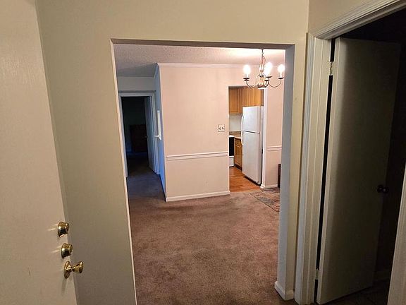 3rd image of 133 Woodstream Dr #133