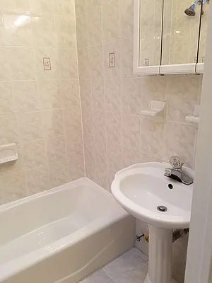 Rented by Apartments by Us | media 42