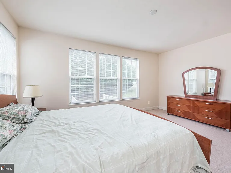 200 Smarty Jones Ter — Photo 20