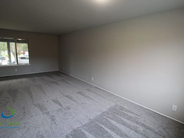 816 Glenside Dr — Photo 6