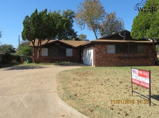 1119 W Cornelia Ave, Iowa Park, TX 76367