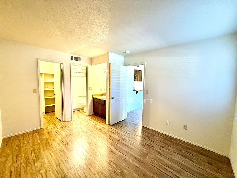 1537 Pyrenees Ave #22 — Photo 9