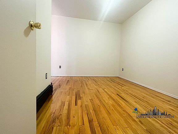 5th image of 916 Hancock St APT 2