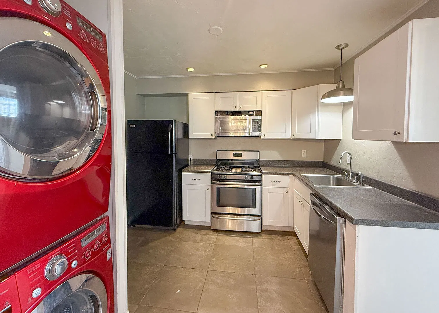 3 Bedrooms in OKC! — Photo 4
