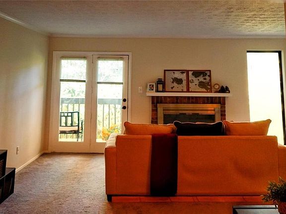 2nd image of 604 Tuxworth Cir