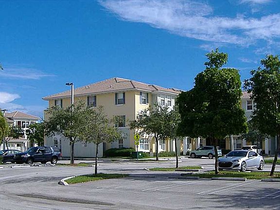 3rd image of 11102 NW 83rd St APT 213