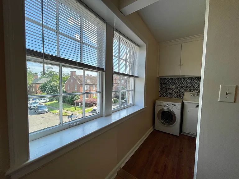2838 Thornhill Rd — Photo 35